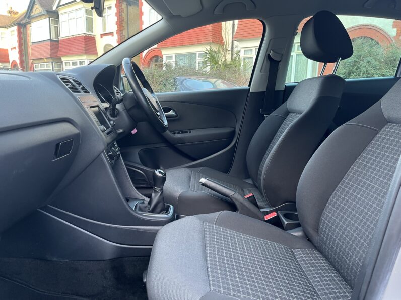 Volkswagen Polo 2016 Silver, HG16EUK