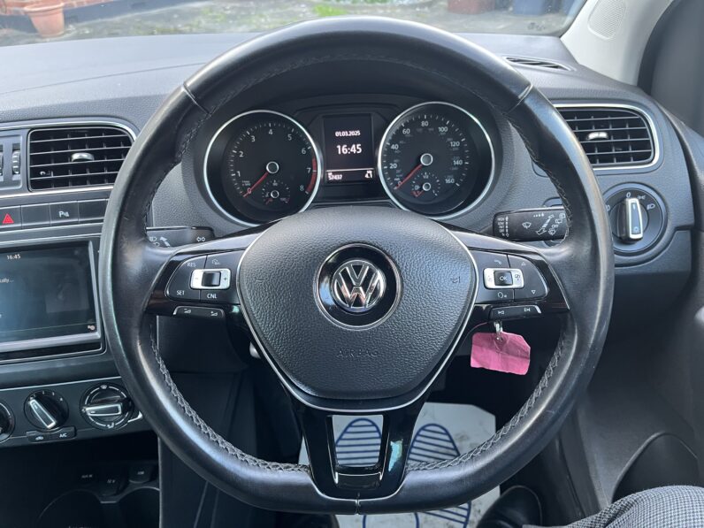 Volkswagen Polo 2016 Silver, HG16EUK