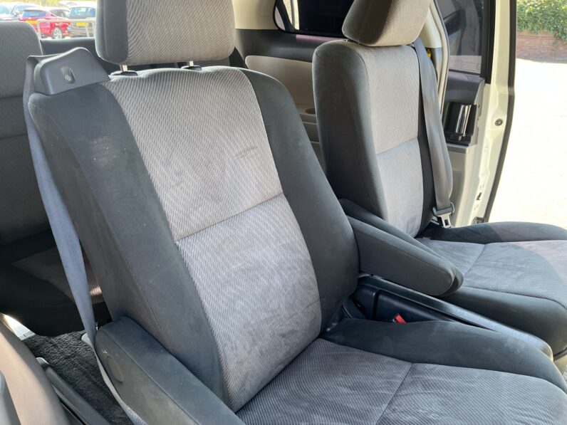 Toyota Estima 2006 White, 7 Seater, BC06OGL