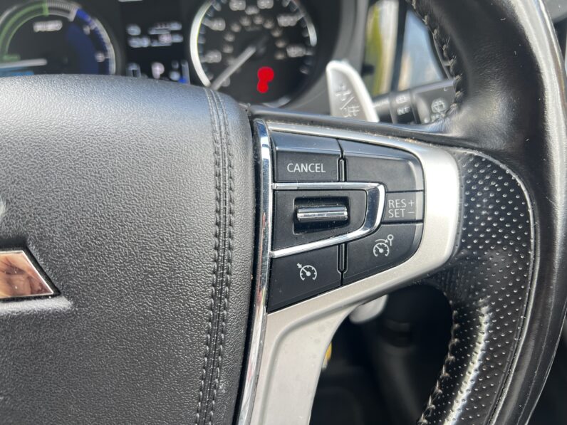 Mitsubishi Outlander 2.4h TwinMotor 13.8kWh Exceed Safety SUV 5dr Petrol Plug-in Hybrid CVT 4WD Euro 6 (224 ps)