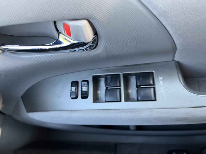 Toyota Estima 2006 White, 7 Seater, BC06OGL