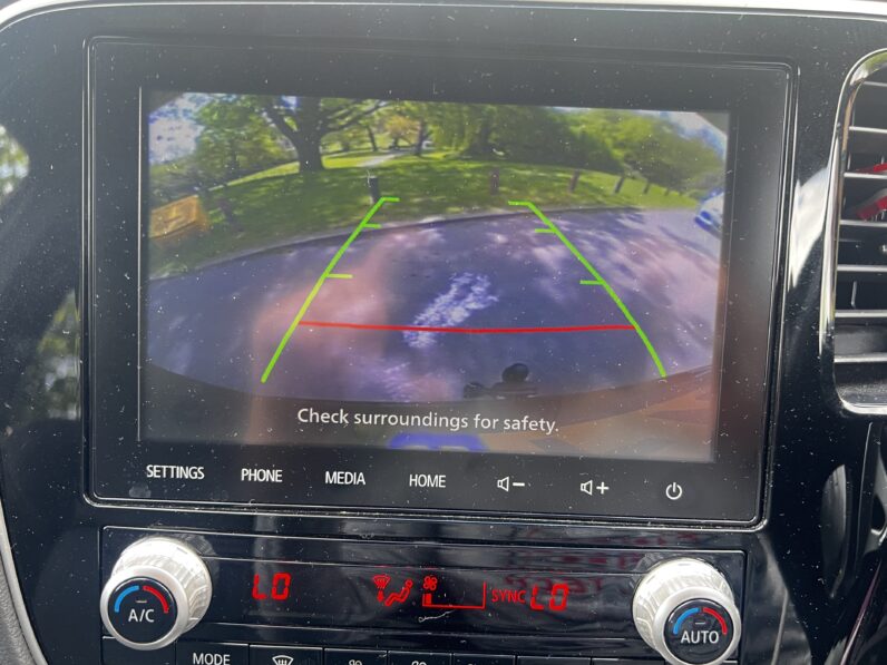 Mitsubishi Outlander 2.4h TwinMotor 13.8kWh Exceed Safety SUV 5dr Petrol Plug-in Hybrid CVT 4WD Euro 6 (224 ps)