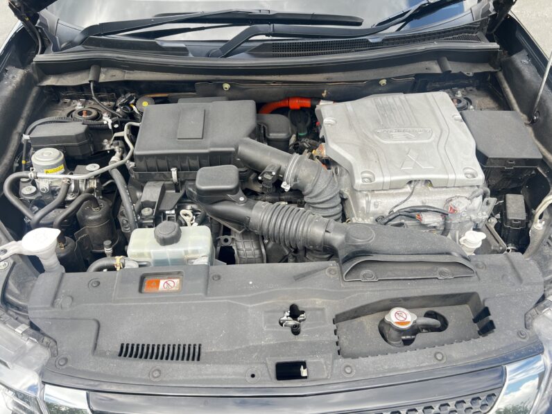 Mitsubishi Outlander 2.4h TwinMotor 13.8kWh Exceed Safety SUV 5dr Petrol Plug-in Hybrid CVT 4WD Euro 6 (224 ps)