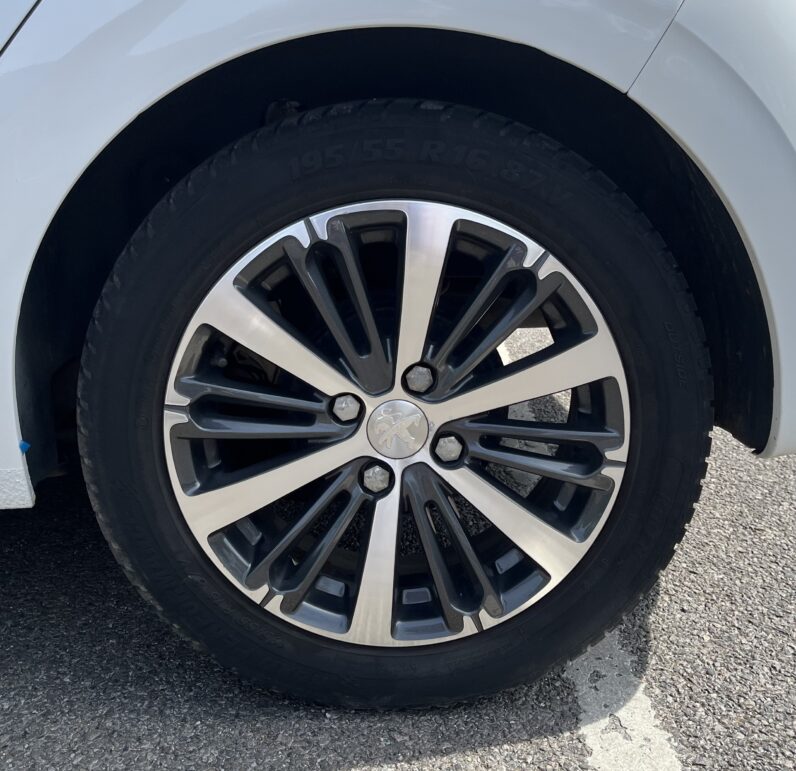 2016 Peugeot 208 1.2 PureTech XS Lime 5d, GD16URG