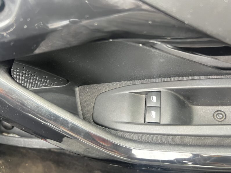 Peugeot 208 2013 White GU13YXJ ACCESS 3-Door Petrol 1.0 L Hatchback