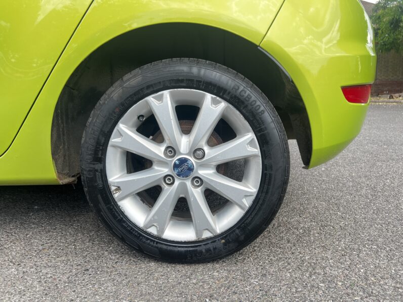 Ford Fiesta 2009 Green SL09NBE ZETEC 5-Door Hatchback