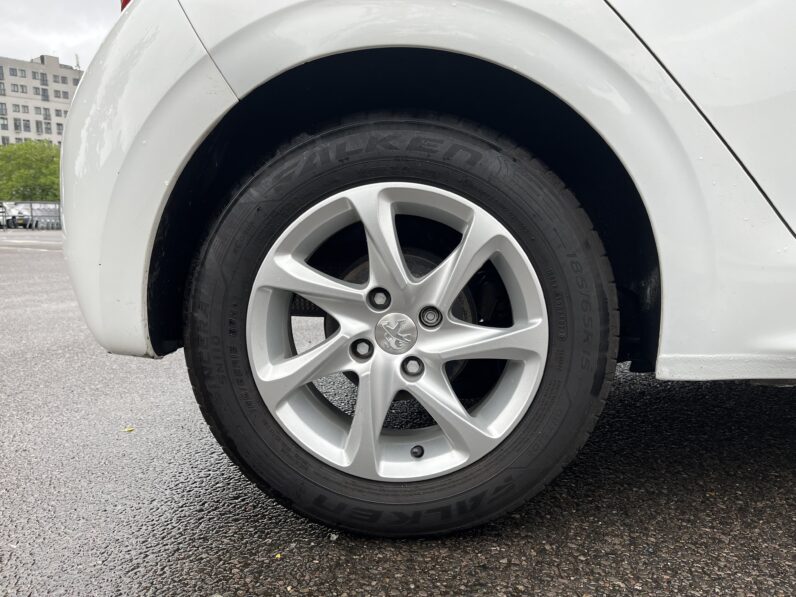 Peugeot 208 1.0 PureTech Active Euro 6 5dr, EX16BCV