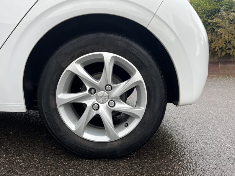 Peugeot 208 1.0 PureTech Active Euro 6 5dr, EX16BCV