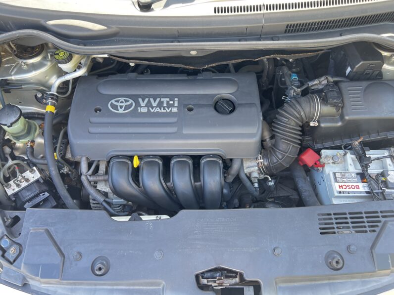 Toyota Corolla Verso 2007 Silver T3 VVT-I 5-Door Mpv