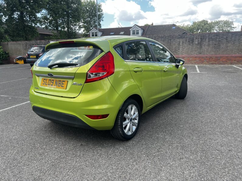 Ford Fiesta 2009 Green SL09NBE ZETEC 5-Door Hatchback
