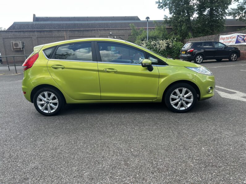 Ford Fiesta 2009 Green SL09NBE ZETEC 5-Door Hatchback