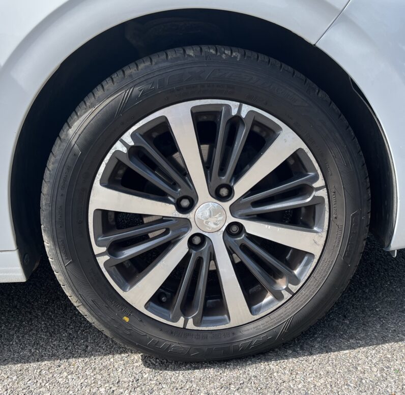 2016 Peugeot 208 1.2 PureTech XS Lime 5d, GD16URG