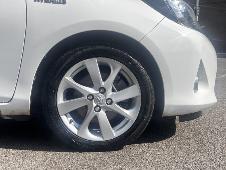 Toyota Yaris 1.5 VVT-h T Spirit CVT Euro 5 5dr YF62VRL