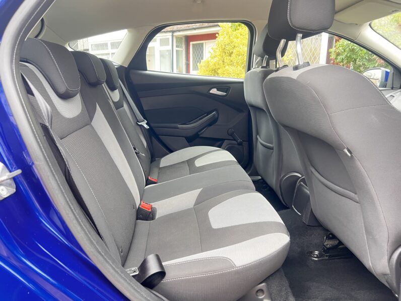 Ford Focus 1.6 Zetec Powershift Euro 5 5dr WR14ORJ