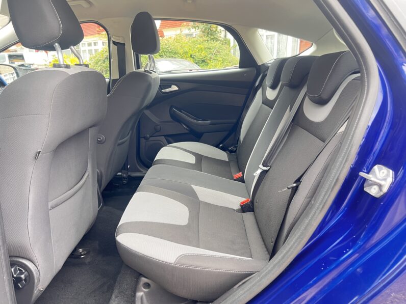Ford Focus 1.6 Zetec Powershift Euro 5 5dr WR14ORJ