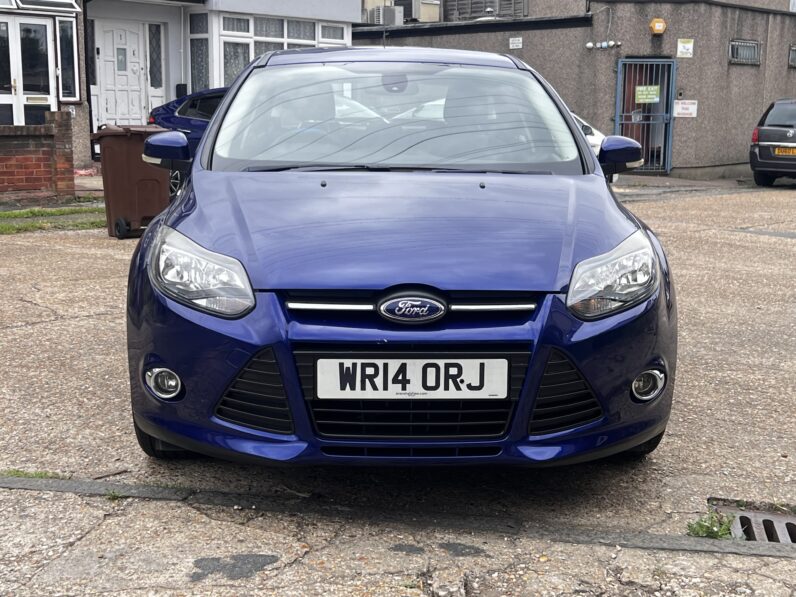 Ford Focus 1.6 Zetec Powershift Euro 5 5dr WR14ORJ