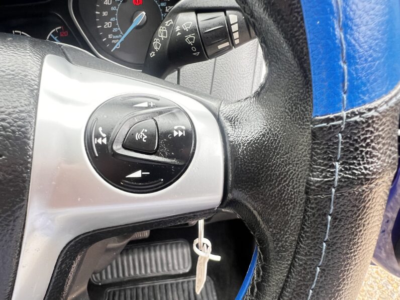 Ford Focus 1.6 Zetec Powershift Euro 5 5dr WR14ORJ