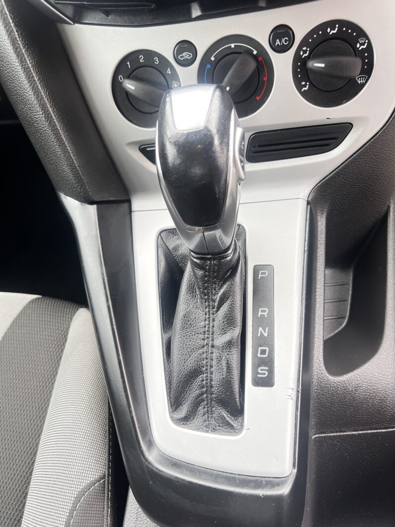 Ford Focus 1.6 Zetec Powershift Euro 5 5dr WR14ORJ