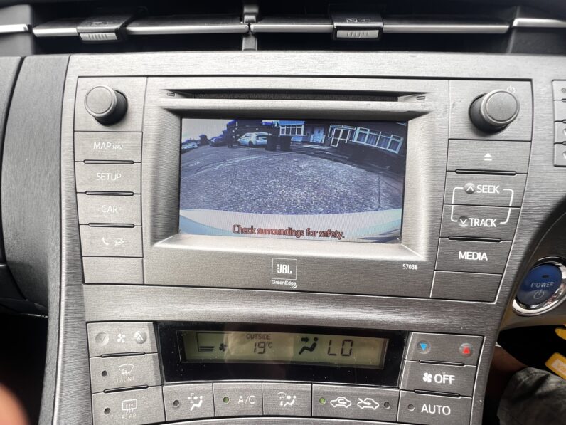 Toyota Prius 1.8 VVT-h T Spirit CVT Euro 5 (s/s) 5dr, HJ64OEU