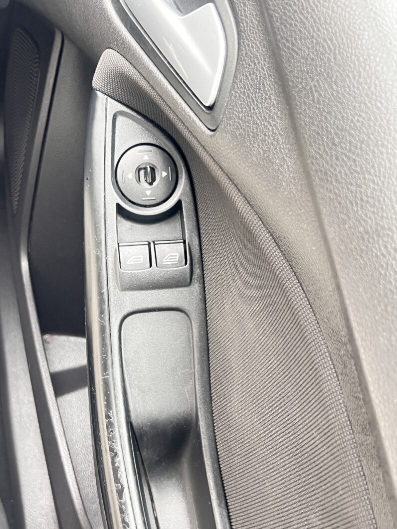 Ford Focus 1.6 Zetec Powershift Euro 5 5dr WR14ORJ