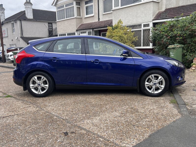Ford Focus 1.6 Zetec Powershift Euro 5 5dr WR14ORJ