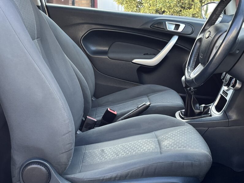 Ford Fiesta 1.25 Zetec Hatchback 3dr Petrol Manual (129 g/km, 81 bhp), BT11NZP