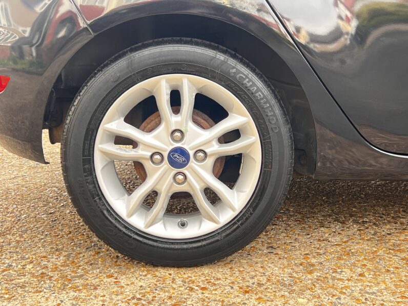 Ford Fiesta 1.25 Zetec Euro 6 5dr, MM15VGR