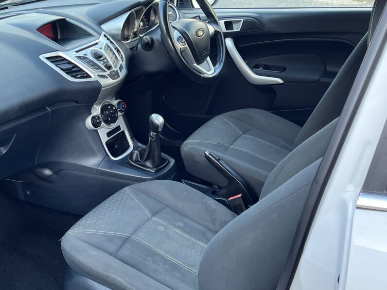 Ford Fiesta 1.25 Zetec Hatchback 3dr Petrol Manual (129 g/km, 81 bhp), BT11NZP